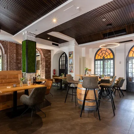 Wirtshaus & Landsknecht فندق ميربش